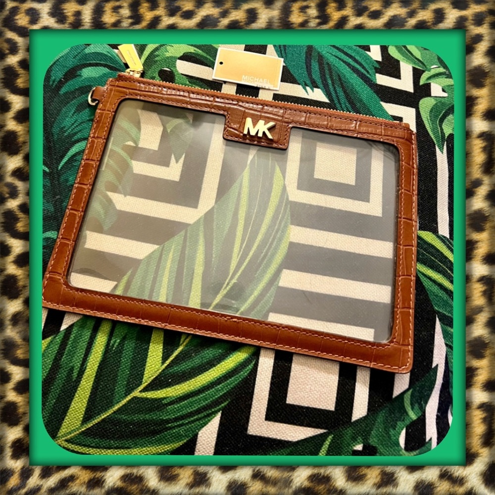 👑✅PRICE FIRM✅Micheal Kors Leather & Clear Clutch. NWOT